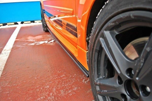 Ford Focus Mk3 / Mk3 Fl / ST / RS - Lâminas para embaladeiras | FO-FO-2-ST-SD1G | Produto Maxton Design distribuído por Unicartuning. Ford Focus Mk3 / Mk3 Fl / ST / RS - Lâminas para embaladeiras | FO-FO-2-ST-SD1G | Produto Maxton Design distribuído por Unicartuning.
