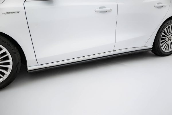 Ford Focus Vignale Estate Mk4 - Lâminas para embaladeiras | FO-FO-4-VG-ES-SD1G | Produto Maxton Design distribuído por Unicartuning. Ford Focus Vignale Estate Mk4 - Lâminas para embaladeiras | FO-FO-4-VG-ES-SD1G | Produto Maxton Design distribuído por Unicartuning.