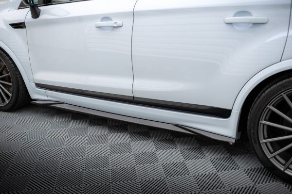 Ford Kuga ST-line Mk2 - Lâminas para embaladeiras | FO-KU-1-ST-SD1G | Produto Maxton Design distribuído por Unicartuning. Ford Kuga ST-line Mk2 - Lâminas para embaladeiras | FO-KU-1-ST-SD1G | Produto Maxton Design distribuído por Unicartuning.