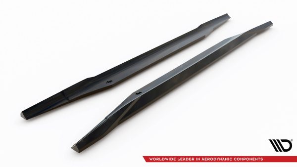 Ford Kuga ST-line Mk2 - Lâminas para embaladeiras | FO-KU-1-ST-SD1G | Produto Maxton Design distribuído por Unicartuning. Ford Kuga ST-line Mk2 - Lâminas para embaladeiras | FO-KU-1-ST-SD1G | Produto Maxton Design distribuído por Unicartuning.