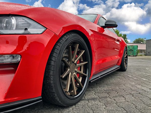 Ford Mustang Mk6 (facelift) - Lâminas para embaladeiras | FO-MU-6F-SD1G | Produto Maxton Design distribuído por Unicartuning.