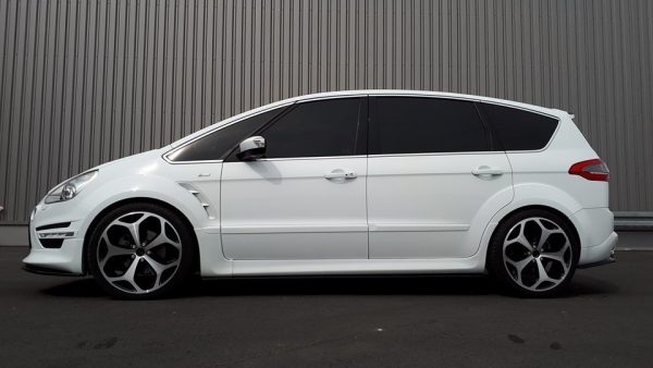 Ford S-max Mk2 (facelift) - Lâminas para embaladeiras | FO-SMAX-1F-SD1G | Produto Maxton Design distribuído por Unicartuning. Ford S-max Mk2 (facelift) - Lâminas para embaladeiras | FO-SMAX-1F-SD1G | Produto Maxton Design distribuído por Unicartuning.
