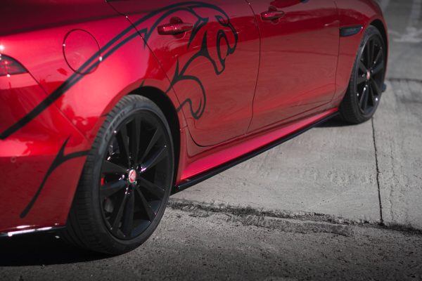 Jaguar Xe X760 (facelift) - Lâminas para embaladeiras | JA-XE-1F-RDYNAMIC-SD1G | Produto Maxton Design distribuído por Unicartuning. Jaguar Xe X760 (facelift) - Lâminas para embaladeiras | JA-XE-1F-RDYNAMIC-SD1G | Produto Maxton Design distribuído por Unicartuning.