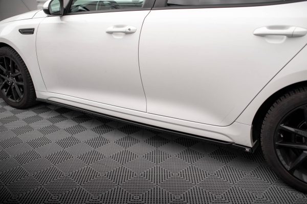 Kia Optima Mk4 (facelift) - Lâminas para embaladeiras | KI-OP-2F-SD1G | Produto Maxton Design distribuído por Unicartuning.