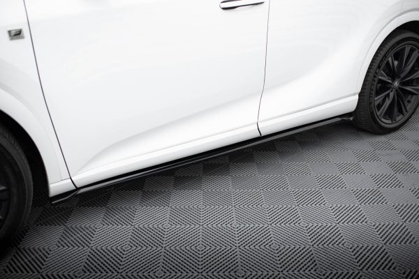 Lexus Rx F-Sport Mk5 - Lâminas para embaladeiras | LE-RX-5-FSPORT-SD1G | Produto Maxton Design distribuído por Unicartuning. Lexus Rx F-Sport Mk5 - Lâminas para embaladeiras | LE-RX-5-FSPORT-SD1G | Produto Maxton Design distribuído por Unicartuning.
