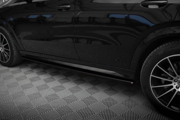 Mercedes-AMG GLE 53 Coupé C167 / C167 (facelift) - Lâminas para embaladeiras | ME-GLE-C167-AMGLINE-SD1G | Produto Maxton Design distribuído por Unicartuning. Mercedes-AMG GLE 53 Coupé C167 / C167 (facelift) - Lâminas para embaladeiras | ME-GLE-C167-AMGLINE-SD1G | Produto Maxton Design distribuído por Unicartuning.