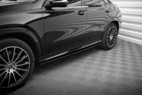 Mercedes-AMG GLE 53 Coupé C167 / C167 (facelift) - Lâminas para embaladeiras | ME-GLE-C167-AMGLINE-SD1G | Produto Maxton Design distribuído por Unicartuning. Mercedes-AMG GLE 53 Coupé C167 / C167 (facelift) - Lâminas para embaladeiras | ME-GLE-C167-AMGLINE-SD1G | Produto Maxton Design distribuído por Unicartuning.