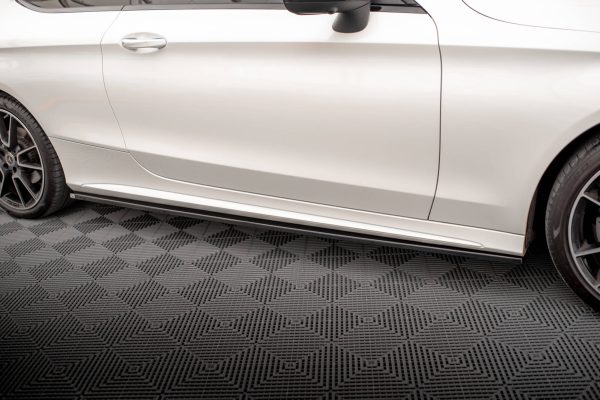 Mercedes-Benz C AMG-line W205 (facelift) - Lâminas para embaladeiras | ME-C-205F-AMGLINE-C-SD1G | Produto Maxton Design distribuído por Unicartuning. Mercedes-Benz C AMG-line W205 (facelift) - Lâminas para embaladeiras | ME-C-205F-AMGLINE-C-SD1G | Produto Maxton Design distribuído por Unicartuning.