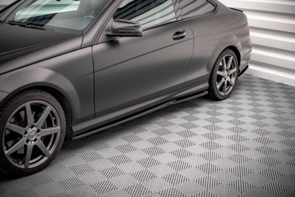 Mercedes-Benz C Coupé / Sedan / Estate AMG-line C204 / W204 (facelift) / S204 (facelift) - Lâminas para embaladeiras | ME-C-204F-AMGLINE-C-SD1G | Produto Maxton Design distribuído por Unicartuning. Mercedes-Benz C Coupé / Sedan / Estate AMG-line C204 / W204 (facelift) / S204 (facelift) - Lâminas para embaladeiras | ME-C-204F-AMGLINE-C-SD1G | Produto Maxton Design distribuído por Unicartuning.