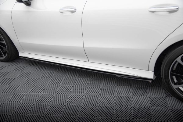 Mercedes-Benz CLA Shooting Brake AMG-line X118 - Lâminas para embaladeiras | ME-CLA-118-AMGLINE-SD1G | Produto Maxton Design distribuído por Unicartuning. Mercedes-Benz CLA Shooting Brake AMG-line X118 - Lâminas para embaladeiras | ME-CLA-118-AMGLINE-SD1G | Produto Maxton Design distribuído por Unicartuning.