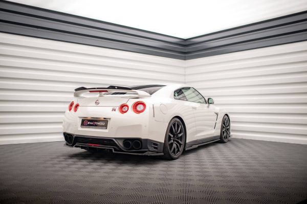Nissan GTR R35 (facelift) - Lâminas para embaladeiras | NI-GTR-4F2-SD1G | Produto Maxton Design distribuído por Unicartuning. Nissan GTR R35 (facelift) - Lâminas para embaladeiras | NI-GTR-4F2-SD1G | Produto Maxton Design distribuído por Unicartuning.