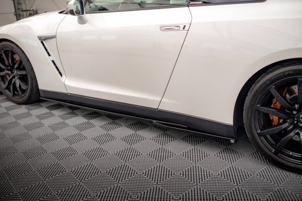 Nissan GTR R35 (facelift) - Lâminas para embaladeiras | NI-GTR-4F2-SD1G | Produto Maxton Design distribuído por Unicartuning. Nissan GTR R35 (facelift) - Lâminas para embaladeiras | NI-GTR-4F2-SD1G | Produto Maxton Design distribuído por Unicartuning.