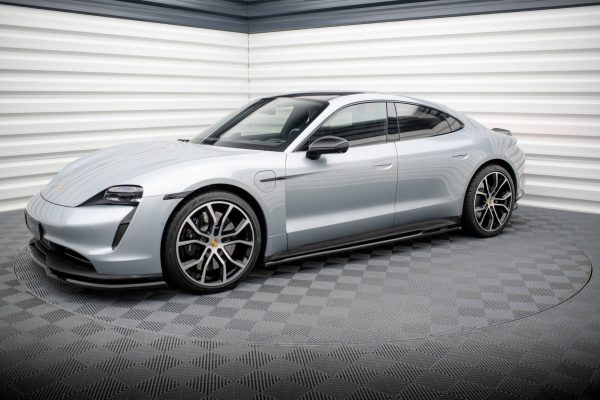 Porsche Taycan Turbo S Mk1 - Lâminas para embaladeiras | PO-TAY-1-SD1G | Produto Maxton Design distribuído por Unicartuning. Porsche Taycan Turbo S Mk1 - Lâminas para embaladeiras | PO-TAY-1-SD1G | Produto Maxton Design distribuído por Unicartuning.