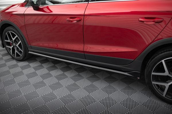 Seat Arona FR Mk1 - Lâminas para embaladeiras | SE-AR-1-FR-SD1G | Produto Maxton Design distribuído por Unicartuning. Seat Arona FR Mk1 - Lâminas para embaladeiras | SE-AR-1-FR-SD1G | Produto Maxton Design distribuído por Unicartuning.