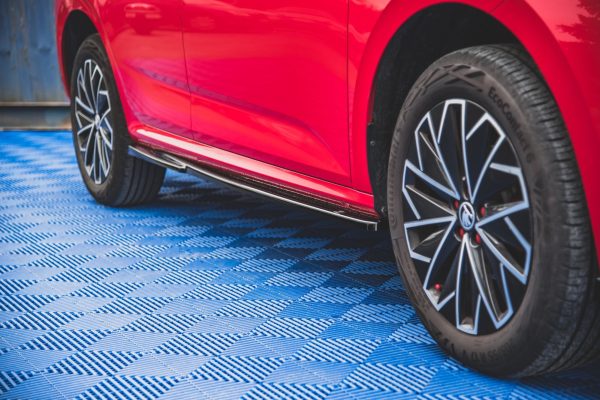 Skoda Kodiaq Mk1 (facelift) - Lâminas para embaladeiras | SK-KM-1-SD1G | Produto Maxton Design distribuído por Unicartuning. Skoda Kodiaq Mk1 (facelift) - Lâminas para embaladeiras | SK-KM-1-SD1G | Produto Maxton Design distribuído por Unicartuning.