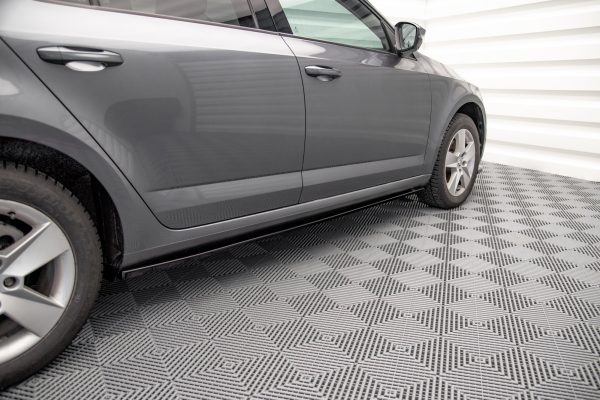 Skoda Octavia RS Mk3 - Lâminas para embaladeiras | SK-OC-3F-SD1G | Produto Maxton Design distribuído por Unicartuning. Skoda Octavia RS Mk3 - Lâminas para embaladeiras | SK-OC-3F-SD1G | Produto Maxton Design distribuído por Unicartuning.