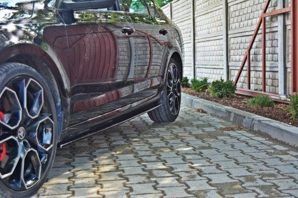 Skoda Octavia Mk3 (facelift) - Lâminas para embaladeiras | SK-OC-3/3F-RS-SD1G | Produto Maxton Design distribuído por Unicartuning. Skoda Octavia Mk3 (facelift) - Lâminas para embaladeiras | SK-OC-3/3F-RS-SD1G | Produto Maxton Design distribuído por Unicartuning.