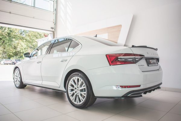 Skoda Superb Sport line Combi Mk3 / Mk3 (facelift) - Lâminas para embaladeiras | SK-SU-3F-SD1G | Produto Maxton Design distribuído por Unicartuning. Skoda Superb Sport line Combi Mk3 / Mk3 (facelift) - Lâminas para embaladeiras | SK-SU-3F-SD1G | Produto Maxton Design distribuído por Unicartuning.