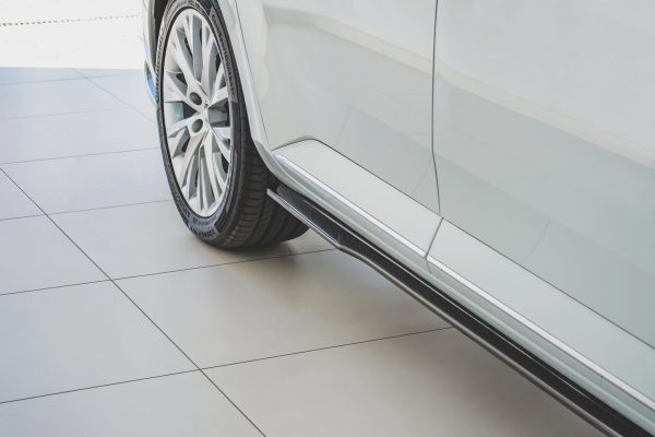 Skoda Superb Sport line Combi Mk3 / Mk3 (facelift) - Lâminas para embaladeiras | SK-SU-3F-SD1G | Produto Maxton Design distribuído por Unicartuning. Skoda Superb Sport line Combi Mk3 / Mk3 (facelift) - Lâminas para embaladeiras | SK-SU-3F-SD1G | Produto Maxton Design distribuído por Unicartuning.