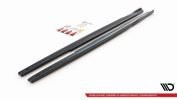 Toyota Corolla GR Sport Hatchback XII - Lâminas para embaladeiras | TO-CO-12-HB-GR-SD1G | Produto Maxton Design distribuído por Unicartuning.