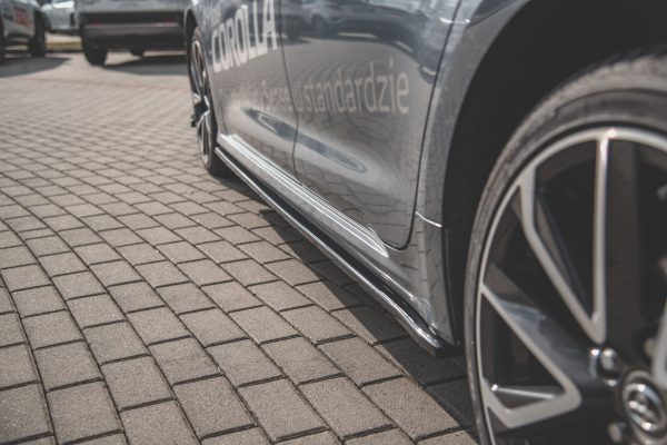 Toyota Corolla XII Touring Sport S - Lâminas para embaladeiras | TO-CO-12-S-SD1G | Produto Maxton Design distribuído por Unicartuning.