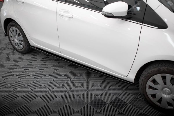 Toyota Yaris Mk3 (facelift) - Lâminas para embaladeiras | TO-YA-3F2-SD1G | Produto Maxton Design distribuído por Unicartuning. Toyota Yaris Mk3 (facelift) - Lâminas para embaladeiras | TO-YA-3F2-SD1G | Produto Maxton Design distribuído por Unicartuning.