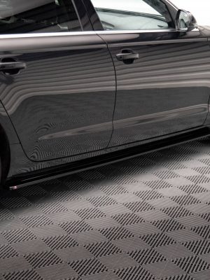 Audi A6 C7 - Lâminas para Embaladeiras V.1 | AU-A6-C7-SD1G | Produto Maxton Design distribuído por Unicartuning. Audi A6 C7 - Lâminas para Embaladeiras V.1 | AU-A6-C7-SD1G | Produto Maxton Design distribuído por Unicartuning.