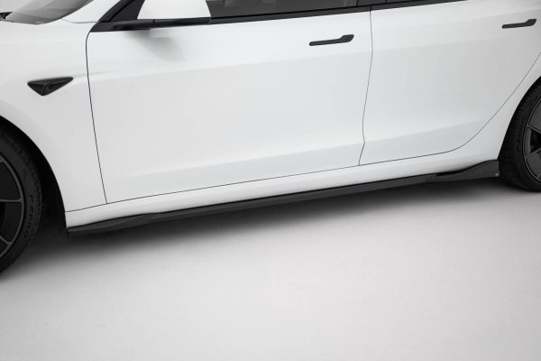 Tesla Model 3 Mk1 / Mk1 (facelift) - Lâminas para Embaladeiras V.1 | TE-MODEL3-1F-SD1G | Produto Maxton Design distribuído por Unicartuning. Tesla Model 3 Mk1 / Mk1 (facelift) - Lâminas para Embaladeiras V.1 | TE-MODEL3-1F-SD1G | Produto Maxton Design distribuído por Unicartuning.