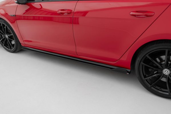 Volkswagen Golf R / R-line Mk7 (facelift) - Lâminas para Embaladeiras V.1 | VW-GO-7F-R-SD1G | Produto Maxton Design distribuído por Unicartuning. Volkswagen Golf R / R-line Mk7 (facelift) - Lâminas para Embaladeiras V.1 | VW-GO-7F-R-SD1G | Produto Maxton Design distribuído por Unicartuning.