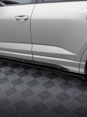 Audi Q3 S-Line / RS Q3 F3 - Lâminas para Embaladeiras V.2 | AU-RSQ3-2-SD1G | Produto Maxton Design distribuído por Unicartuning. Audi Q3 S-Line / RS Q3 F3 - Lâminas para Embaladeiras V.2 | AU-RSQ3-2-SD1G | Produto Maxton Design distribuído por Unicartuning.