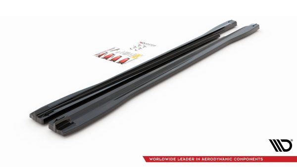 Audi Q3 S-Line / RS Q3 F3 - Lâminas para Embaladeiras V.2 | AU-RSQ3-2-SD1G | Produto Maxton Design distribuído por Unicartuning. Audi Q3 S-Line / RS Q3 F3 - Lâminas para Embaladeiras V.2 | AU-RSQ3-2-SD1G | Produto Maxton Design distribuído por Unicartuning.