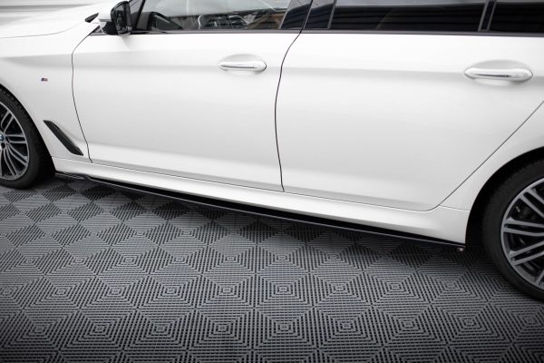 BMW M550i / M550d Sedan G30 / G30 (facelift) - Lâminas para Embaladeiras V.2 | BM-5-G30-MPACK-SD2G | Produto Maxton Design distribuído por Unicartuning. BMW M550i / M550d Sedan G30 / G30 (facelift) - Lâminas para Embaladeiras V.2 | BM-5-G30-MPACK-SD2G | Produto Maxton Design distribuído por Unicartuning.