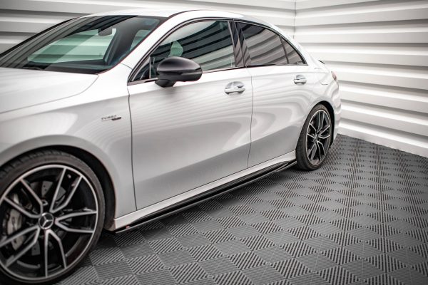 Mercedes-AMG A35 Hatchback W177 - Lâminas para Embaladeiras V.2 | ME-A-177-AMGLINE-SD1G | Produto Maxton Design distribuído por Unicartuning. Mercedes-AMG A35 Hatchback W177 - Lâminas para Embaladeiras V.2 | ME-A-177-AMGLINE-SD1G | Produto Maxton Design distribuído por Unicartuning.