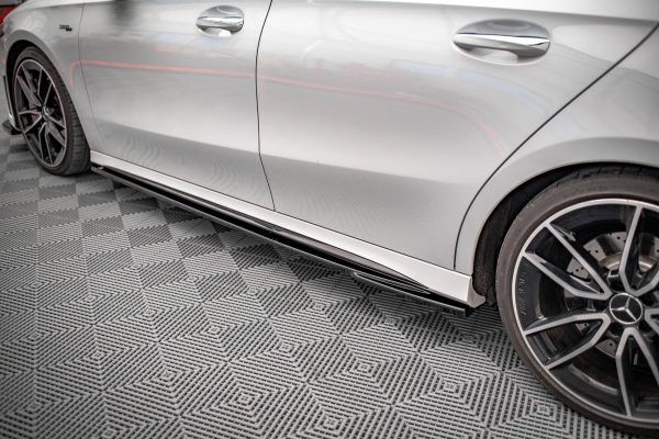 Mercedes-AMG A35 Hatchback W177 - Lâminas para Embaladeiras V.2 | ME-A-177-AMGLINE-SD1G | Produto Maxton Design distribuído por Unicartuning. Mercedes-AMG A35 Hatchback W177 - Lâminas para Embaladeiras V.2 | ME-A-177-AMGLINE-SD1G | Produto Maxton Design distribuído por Unicartuning.