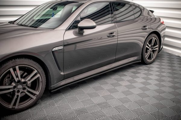 Porsche Panamera Turbo 970 - Lâminas para Embaladeiras V.2 | PO-PA-970-SD2G | Produto Maxton Design distribuído por Unicartuning. Porsche Panamera Turbo 970 - Lâminas para Embaladeiras V.2 | PO-PA-970-SD2G | Produto Maxton Design distribuído por Unicartuning.