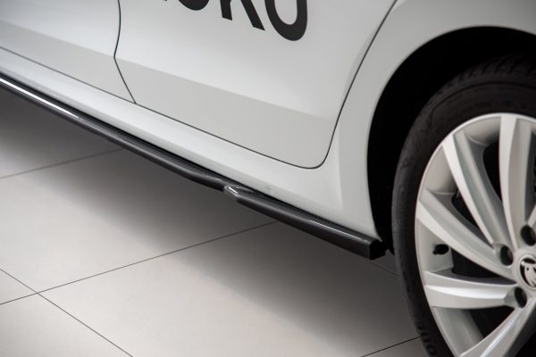 Skoda Octavia Sport line Mk4 - Lâminas para Embaladeiras V.2 | SK-OC-4-SD2G | Produto Maxton Design distribuído por Unicartuning. Skoda Octavia Sport line Mk4 - Lâminas para Embaladeiras V.2 | SK-OC-4-SD2G | Produto Maxton Design distribuído por Unicartuning.