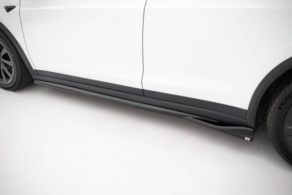 Tesla Model X Mk1 (facelift) - Lâminas para Embaladeiras V.2 | TE-MODELX-1F-SD2G | Produto Maxton Design distribuído por Unicartuning. Tesla Model X Mk1 (facelift) - Lâminas para Embaladeiras V.2 | TE-MODELX-1F-SD2G | Produto Maxton Design distribuído por Unicartuning.