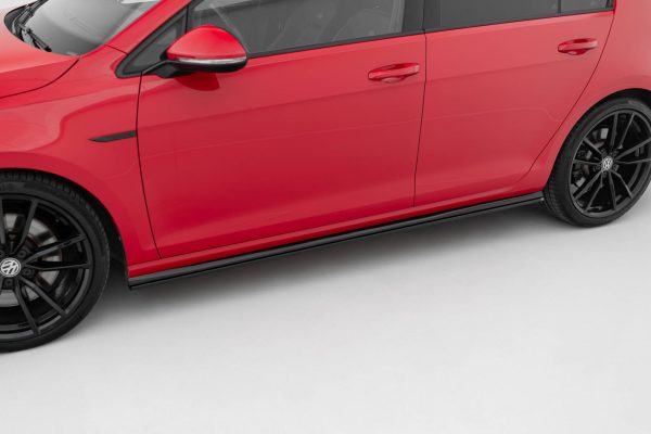 Volkswagen Golf R / R-line Mk7 (facelift) - Lâminas para Embaladeiras V.2 | VW-GO-7F-R-SD2G | Produto Maxton Design distribuído por Unicartuning. Volkswagen Golf R / R-line Mk7 (facelift) - Lâminas para Embaladeiras V.2 | VW-GO-7F-R-SD2G | Produto Maxton Design distribuído por Unicartuning.