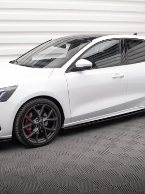 Ford Focus Hatchback ST Mk4 - Lâminas para Embaladeiras V.3 | FO-FO-4-STLINE-SD3G | Produto Maxton Design distribuído por Unicartuning. Ford Focus Hatchback ST Mk4 - Lâminas para Embaladeiras V.3 | FO-FO-4-STLINE-SD3G | Produto Maxton Design distribuído por Unicartuning.