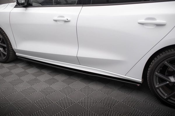 Ford Focus Hatchback ST Mk4 - Lâminas para Embaladeiras V.3 | FO-FO-4-STLINE-SD3G | Produto Maxton Design distribuído por Unicartuning. Ford Focus Hatchback ST Mk4 - Lâminas para Embaladeiras V.3 | FO-FO-4-STLINE-SD3G | Produto Maxton Design distribuído por Unicartuning.
