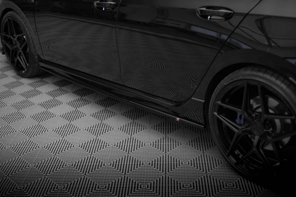 Volkswagen Golf R Mk8 - Lâminas para Embaladeiras V.3 | VW-GO-8-R-SD3G | Produto Maxton Design distribuído por Unicartuning. Volkswagen Golf R Mk8 - Lâminas para Embaladeiras V.3 | VW-GO-8-R-SD3G | Produto Maxton Design distribuído por Unicartuning.