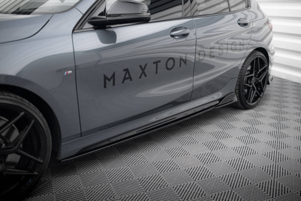 BMW 1 F40 Pack M/ M135i - Lâminas para Embaladeiras V.3 | BM-1-40-M-SD1G | Produto Maxton Design distribuído por Unicartuning. BMW 1 F40 Pack M/ M135i - Lâminas para Embaladeiras V.3 | BM-1-40-M-SD1G | Produto Maxton Design distribuído por Unicartuning.