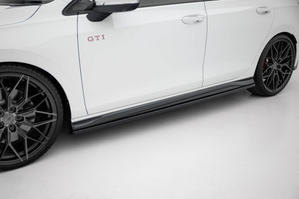 Volkswagen Golf GTI Mk8 - Lâminas para Embaladeiras V.4 | VW-GO-8-GTI-SD4G | Produto Maxton Design distribuído por Unicartuning. Volkswagen Golf GTI Mk8 - Lâminas para Embaladeiras V.4 | VW-GO-8-GTI-SD4G | Produto Maxton Design distribuído por Unicartuning.