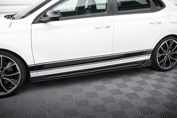 Hyundai I30 N Fastback Mk3 - Lâminas para Embaladeiras V.5 + Splitters | HY-I30-3-N-SD5G+SF | Produto Maxton Design distribuído por Unicartuning. Hyundai I30 N Fastback Mk3 - Lâminas para Embaladeiras V.5 + Splitters | HY-I30-3-N-SD5G+SF | Produto Maxton Design distribuído por Unicartuning.