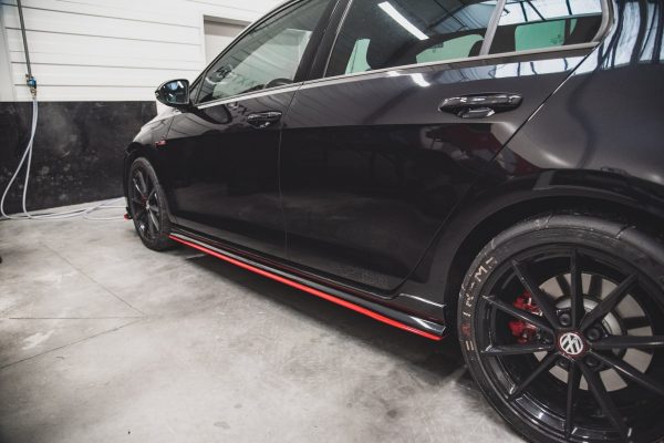 Volkswagen Golf 7 R / R-line / GTI - Lâminas para embaladeiras | VW-GO-7F-GTI-TCR-SD1RED | Produto Maxton Design distribuído por Unicartuning. Volkswagen Golf 7 R / R-line / GTI - Lâminas para embaladeiras | VW-GO-7F-GTI-TCR-SD1RED | Produto Maxton Design distribuído por Unicartuning.