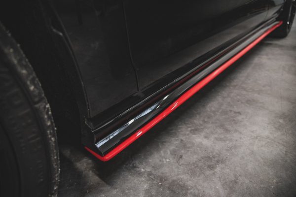 Volkswagen Golf 7 R / R-line / GTI - Lâminas para embaladeiras | VW-GO-7F-GTI-TCR-SD1RED | Produto Maxton Design distribuído por Unicartuning. Volkswagen Golf 7 R / R-line / GTI - Lâminas para embaladeiras | VW-GO-7F-GTI-TCR-SD1RED | Produto Maxton Design distribuído por Unicartuning.