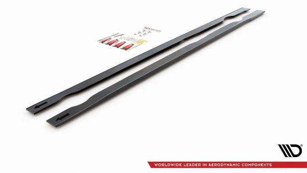 Volkswagen Golf 7 R / R-line / GTI - Lâminas para embaladeiras | VW-GO-7F-GTI-TCR-SD1RED | Produto Maxton Design distribuído por Unicartuning. Volkswagen Golf 7 R / R-line / GTI - Lâminas para embaladeiras | VW-GO-7F-GTI-TCR-SD1RED | Produto Maxton Design distribuído por Unicartuning.