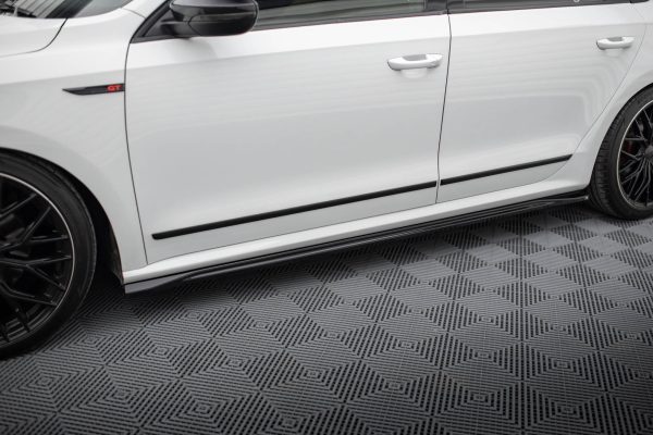 Volkswagen Passat GT B8 (facelift) Usa - Lâminas para embaladeiras | VW-PA-B7-GT-SD1G | Produto Maxton Design distribuído por Unicartuning. Volkswagen Passat GT B8 (facelift) Usa - Lâminas para embaladeiras | VW-PA-B7-GT-SD1G | Produto Maxton Design distribuído por Unicartuning.
