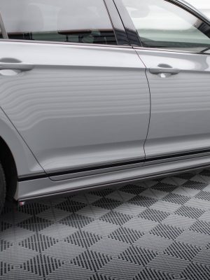 Volkswagen Passat B8 (facelift) - Lâminas para embaladeiras | VW-PA-B8F-RLINE-SD1G | Produto Maxton Design distribuído por Unicartuning. Volkswagen Passat B8 (facelift) - Lâminas para embaladeiras | VW-PA-B8F-RLINE-SD1G | Produto Maxton Design distribuído por Unicartuning.