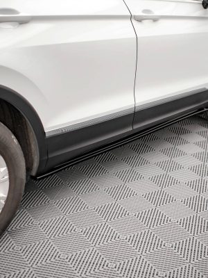 Volkswagen Tiguan Mk2 - Lâminas para embaladeiras | VW-TI-2-SD1G | Produto Maxton Design distribuído por Unicartuning.